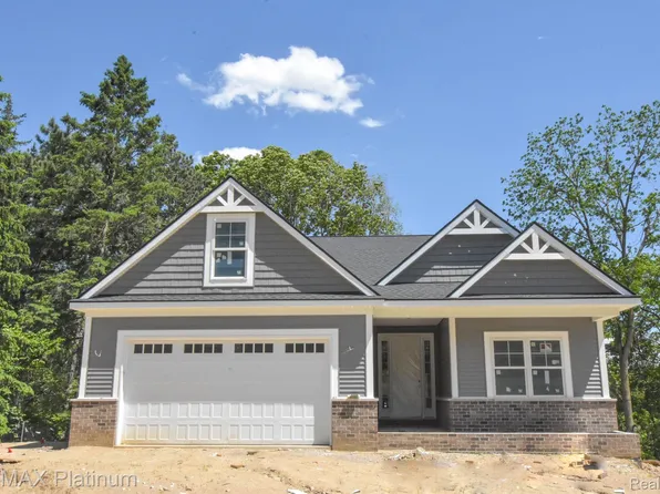 8 Stillmeadow, Howell, MI 48843