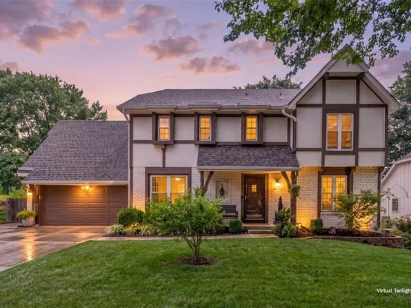 10417 Oakmont St, Overland Park, KS 66215