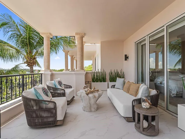 19143 Fisher Island Dr #19143 — Photo 63