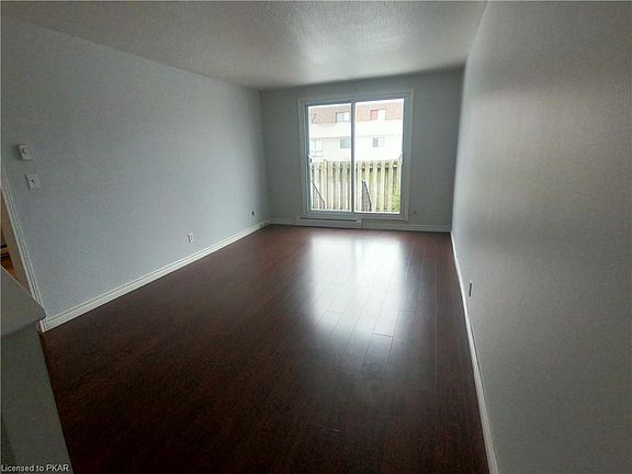 4th image of 494 Elgin St W #5