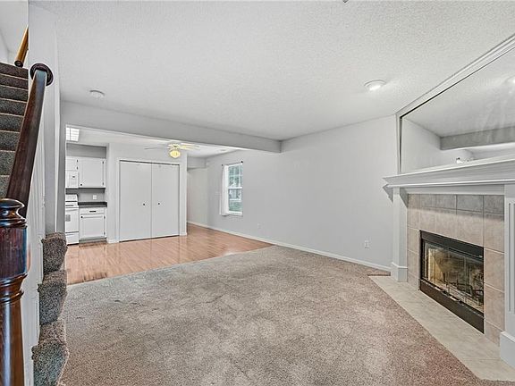5th image of 6030 NE Moonstone Dr