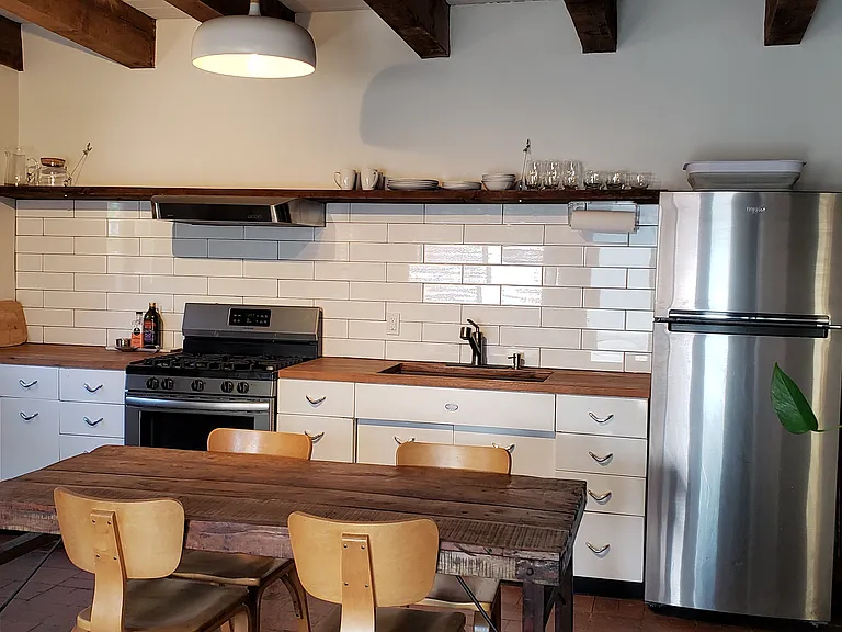 401B Montaner St — Photo 4
