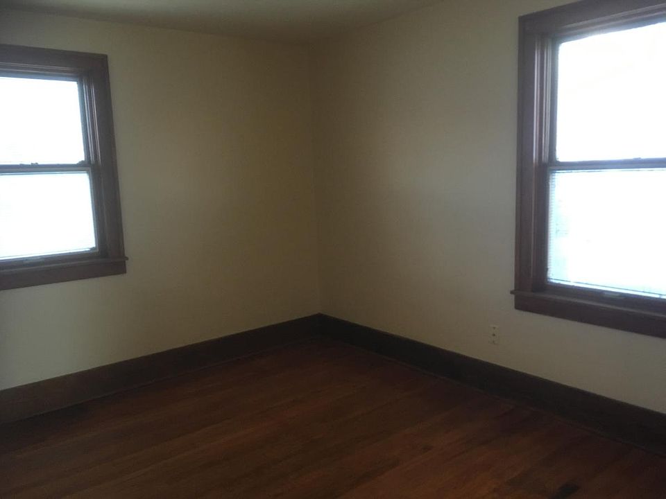 1st image of 410 1st Ave #410