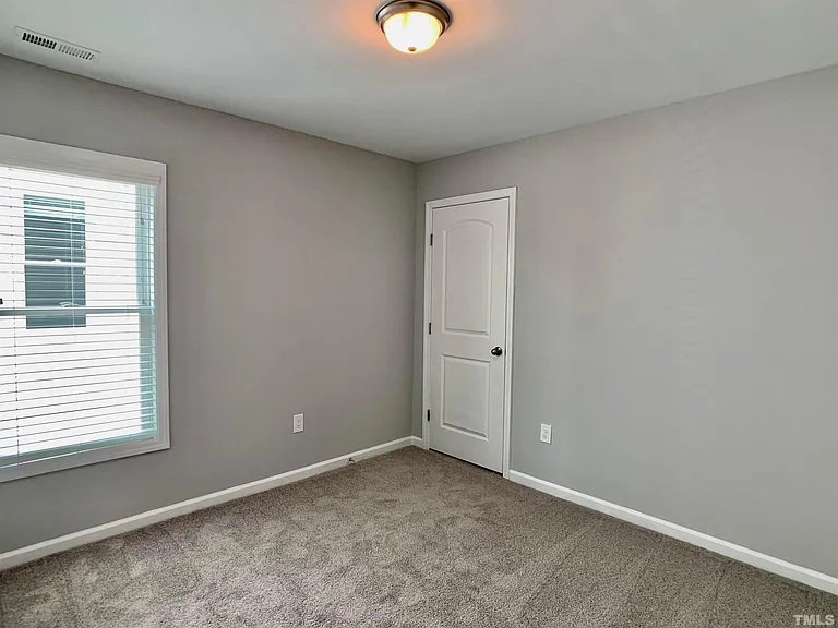 141 Diploma Dr — Photo 17
