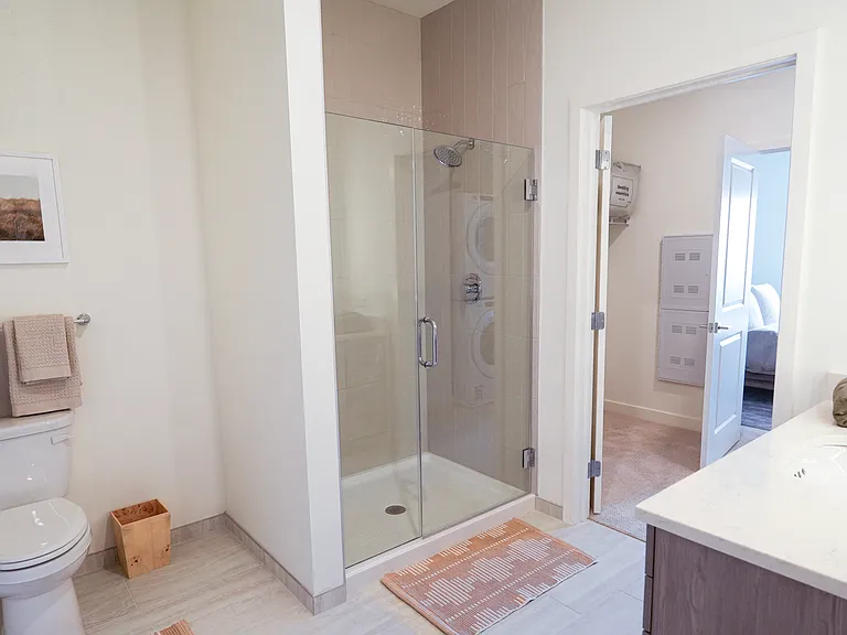 Galewood Residences — Photo 8