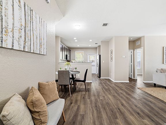 4th image of 474 Walnut Crest