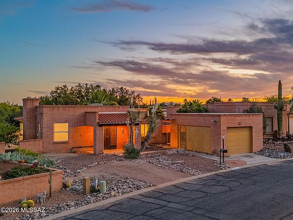 3rd image of 1625 W Calle Hacienda