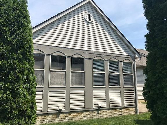 3rd image of 142 Pebble Creek Dr
