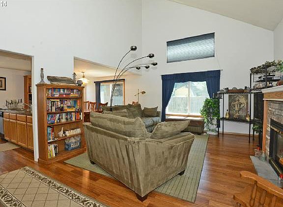 3rd image of 12213 NE 71st St