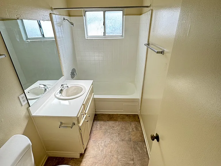 1133 E Alosta Ave #28 — Photo 7