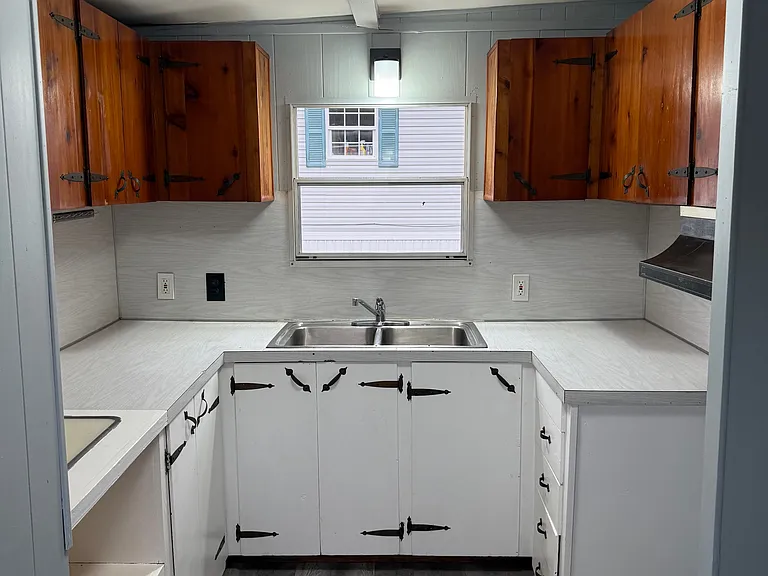 27 Austin Dr — Photo 7