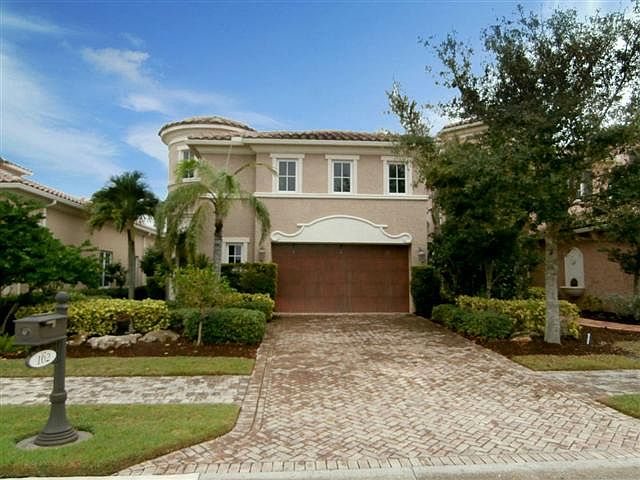 1st image of 162 SE Santa Gardenia