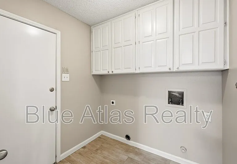 6526 Aires Dr — Photo 17
