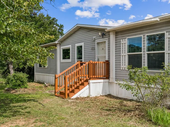139 Cedar Dr, Azle, TX 76020