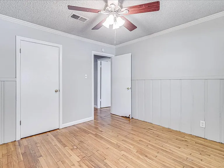 6046 Hugo Dr — Photo 33