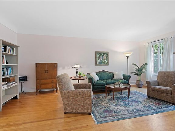 4th image of 1033 Ontario St APT 3ES