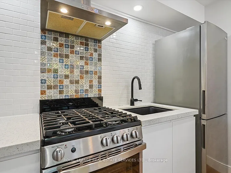 155 Hope St #LOWER — Photo 13