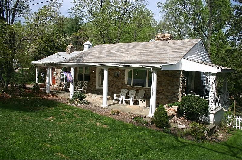 1st image of 2924 Knoll Acres Dr