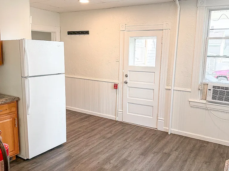 135 N Hamilton Ave #2 — Photo 5