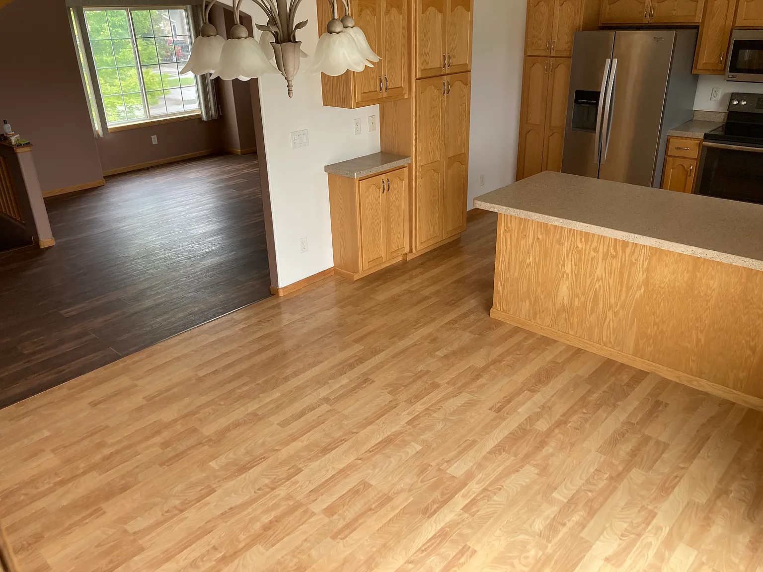 4 bed, 2700 sqft, $2,350 — Photo 2
