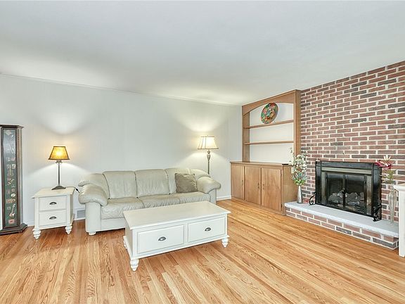 5th image of 792 Hightower Way