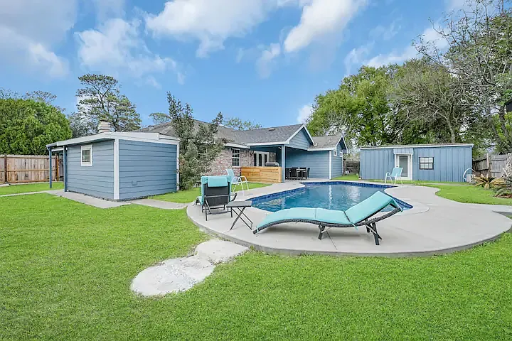 5 bed, $5,499 — Photo 2