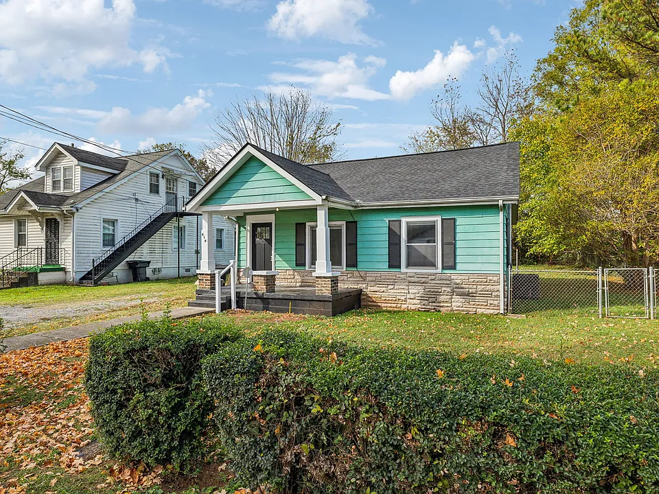 616 Carver Ave