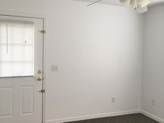 2nd image of 916 Bruen St