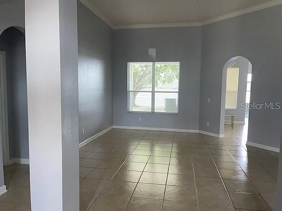 3rd image of 1823 Derby Glen Dr