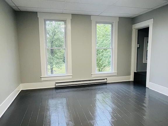 2nd image of 1128 1/2 Boyer St