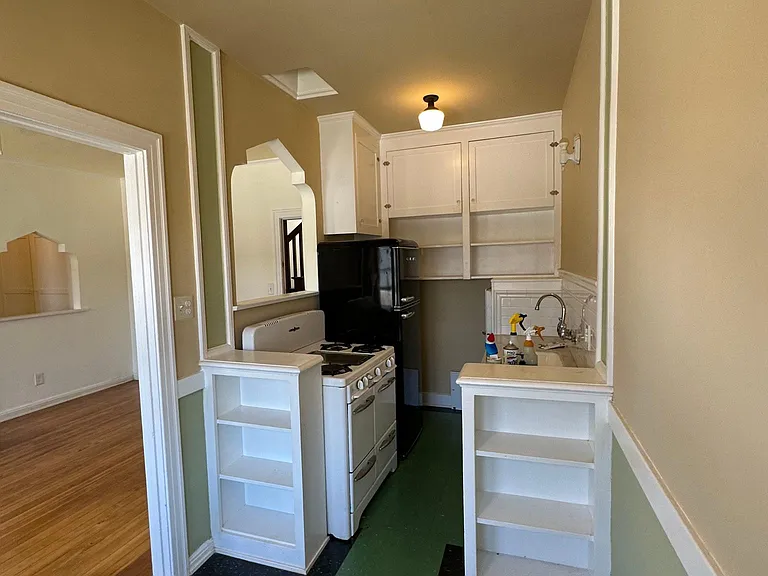 1129 N Hoover St #203 — Photo 12