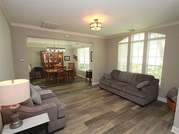 5th image of 1504 Whispering Oaks Dr