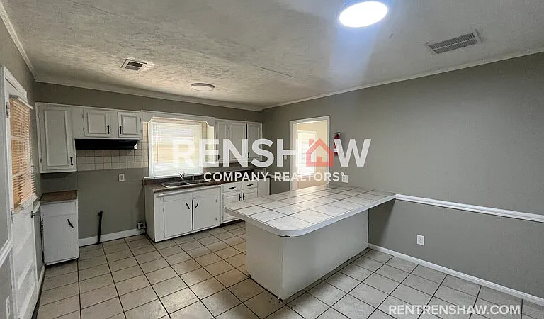4011 Victor Dr — Photo 7