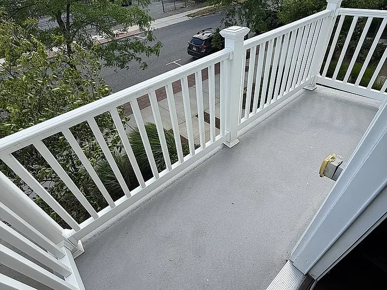 405 Monroe Ave — Photo 10