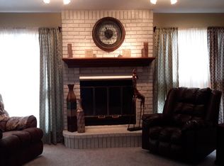 108 Carriage House Ln, Saint Peters, MO 63376