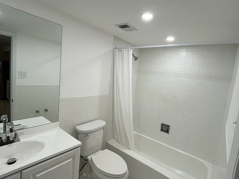 625 Broadmoor Dr #F — Photo 6
