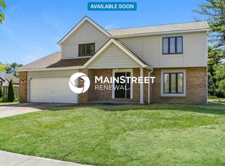 6183 Winnebago St, Grove City, OH 43123