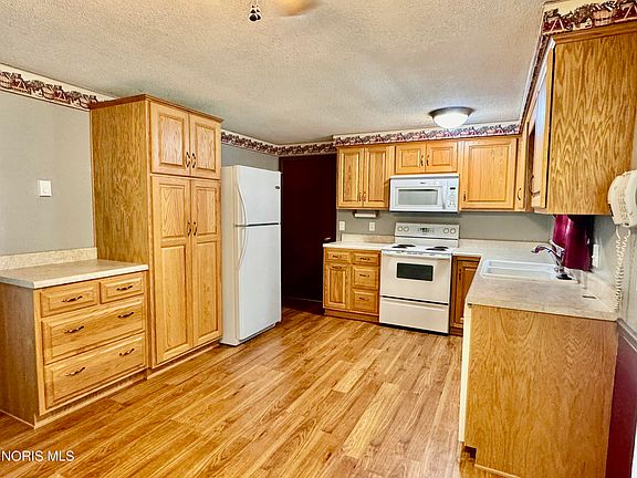 5th image of 509 Maple Ln