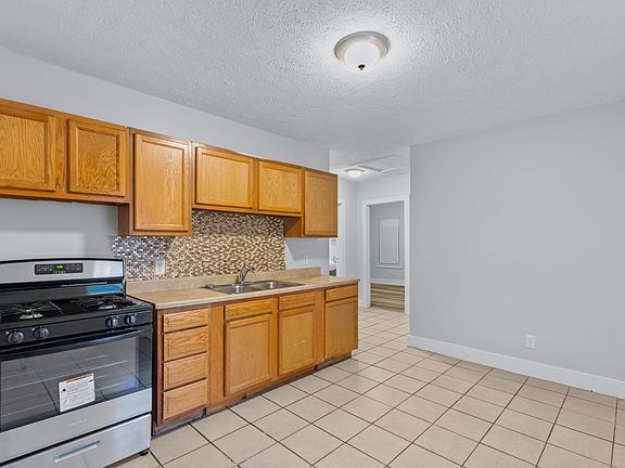 5th image of 310 S 28th St #2