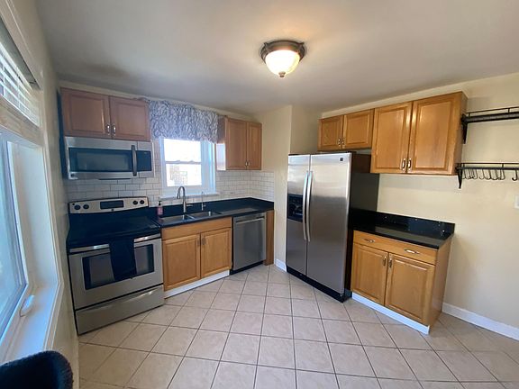 5th image of 2740 W Catalpa Ave Floor 2