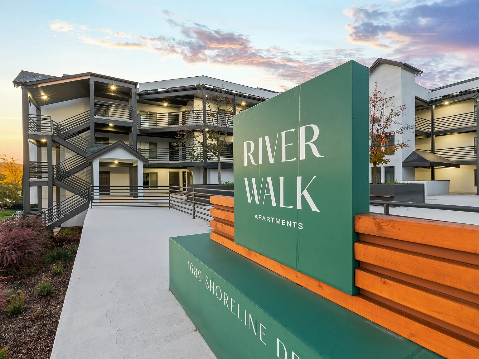 River Walk Apartments — Photo 3