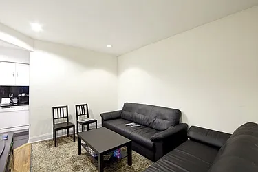 Rented by R New York