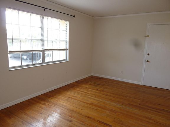 3rd image of 3221 W Swann Ave APT 7