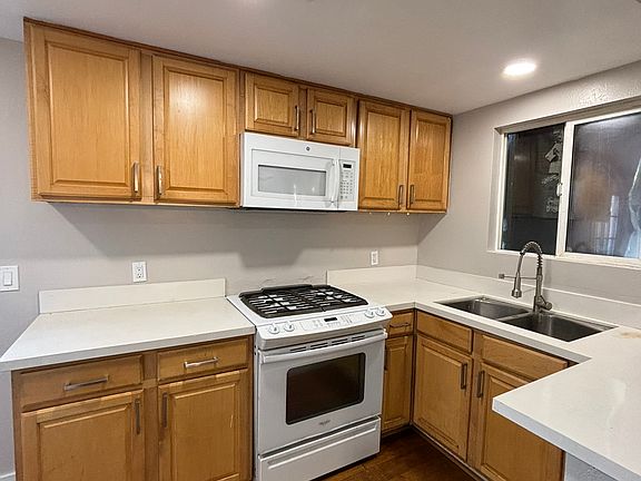 5th image of 3102 G St #3