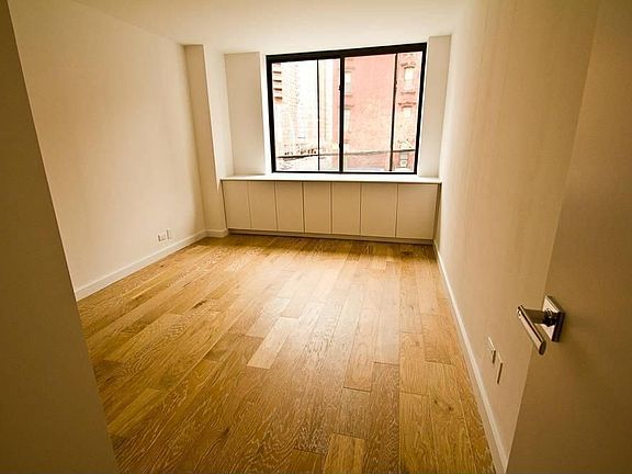 3rd image of 247 E 28th St APT 16F