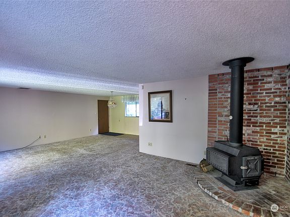5th image of 9647 Glory Drive SE
