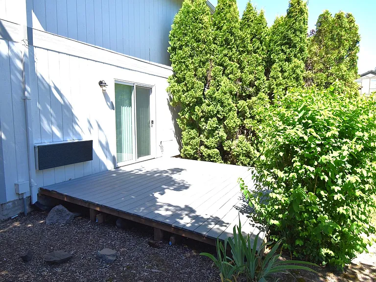 16th Avenue Apartments — Photo 13