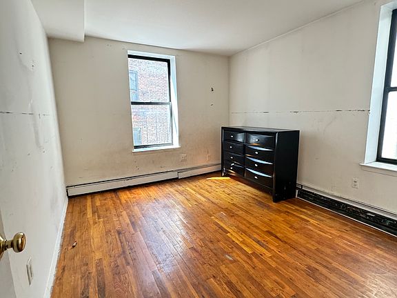 2nd image of 1239 Sheridan Ave #B4