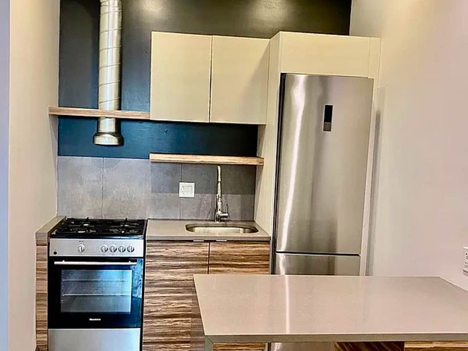 1st image of 244 Hawthorne St #1