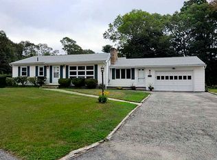 36 Fashion Dr, Warwick, RI 02886